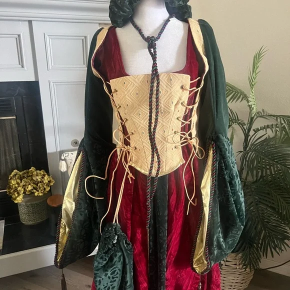 Velvet Renaissance Gown in Burgundy, Forest Green & Gold With Extras - Picture 8 of 17